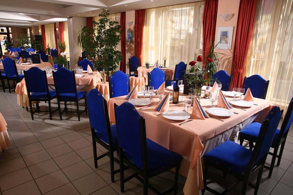 Hotel Reghina Тимишоара Ресторан фото