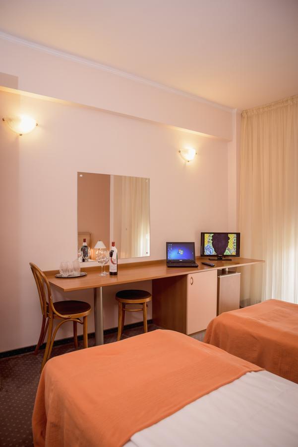Hotel Reghina Тимишоара Экстерьер фото