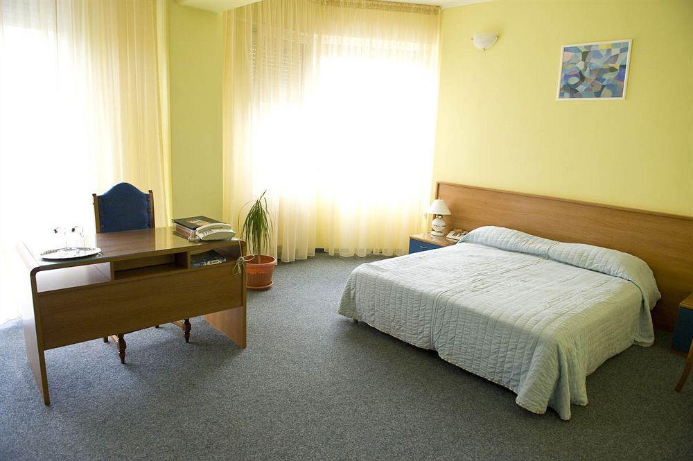 Hotel Reghina Тимишоара Экстерьер фото